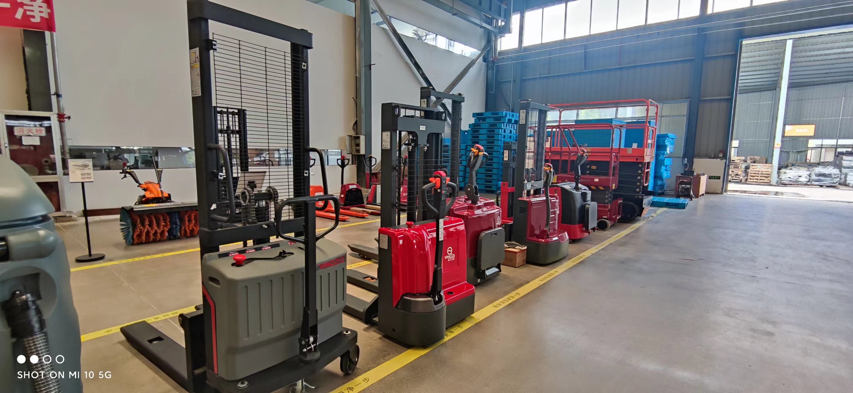 揚(yáng)子電動(dòng)前移式叉車 揚(yáng)子電動(dòng)前移式叉車